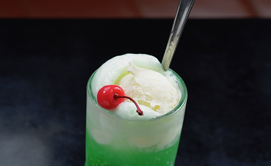 食事と喫茶　ニューモンブラン