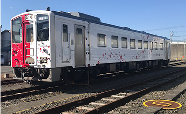 「地球探索鉄道 花咲線」ラッピングトレインをお披露目いたしました。