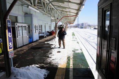 「花咲線沿線の絶景ポイントを撮る。」写真家の井上浩輝さんが冬の撮影を行っています。