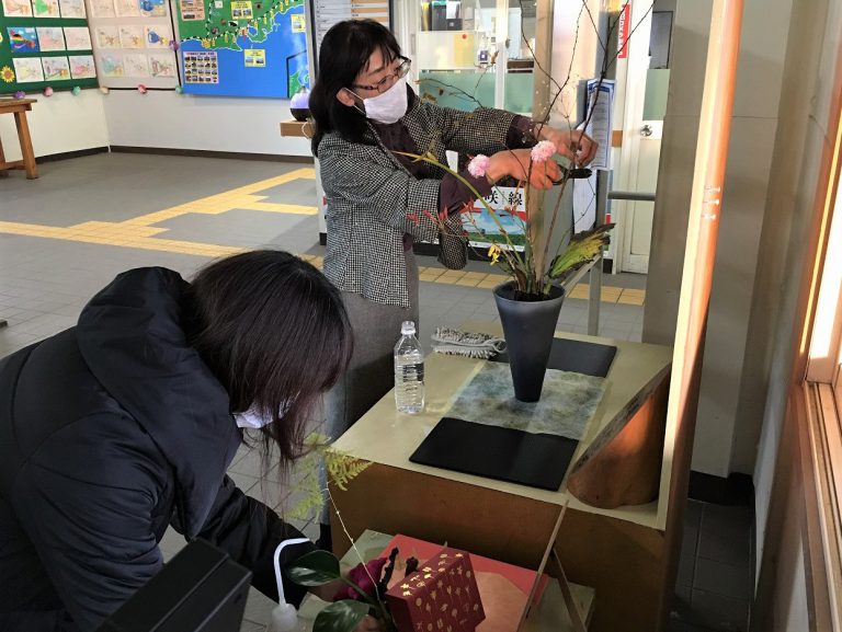 華道家元池坊根室支部による、生け花ボランティア！