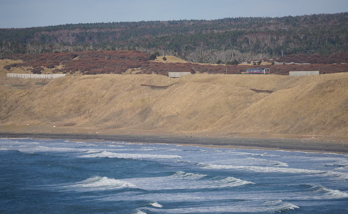 鉄道と自然が織り成す、絶好のフォトスポットへ