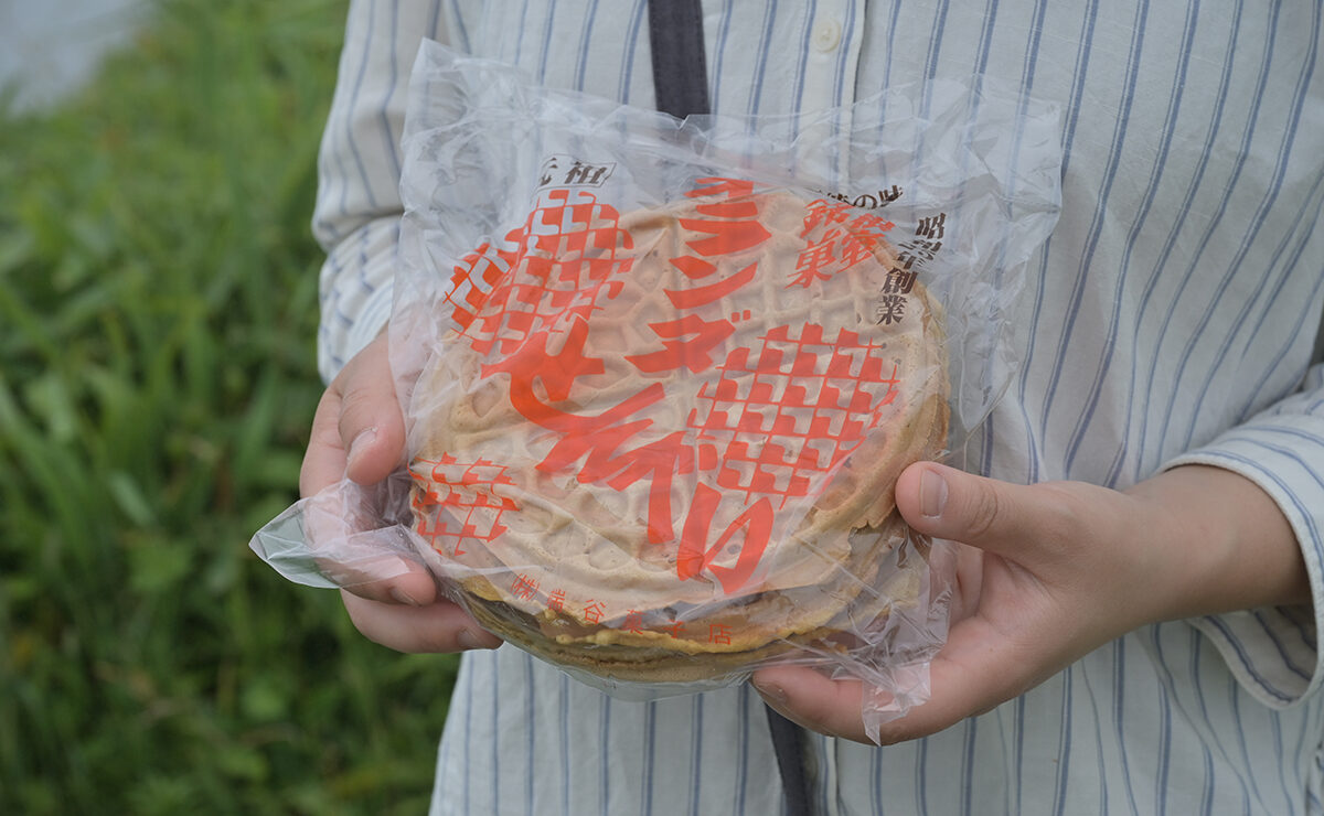 変わらないふるさとの味、「オランダせんべい」