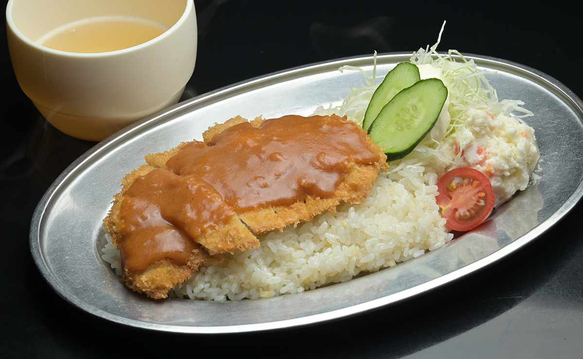 ご当地料理に地元食材。歴史と文化が詰まった、地域の味を堪能する旅。